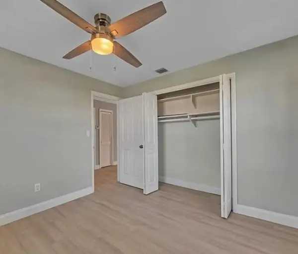 245 SW 6th St, Dania Beach, FL 33004-3943