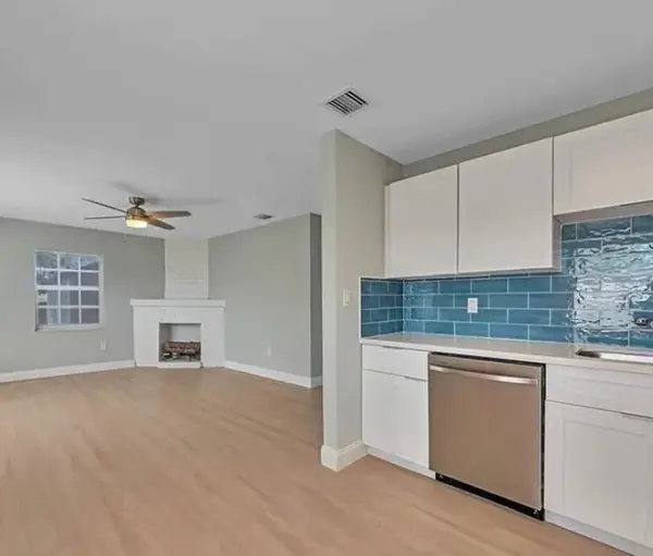 245 SW 6th St, Dania Beach, FL 33004-3943