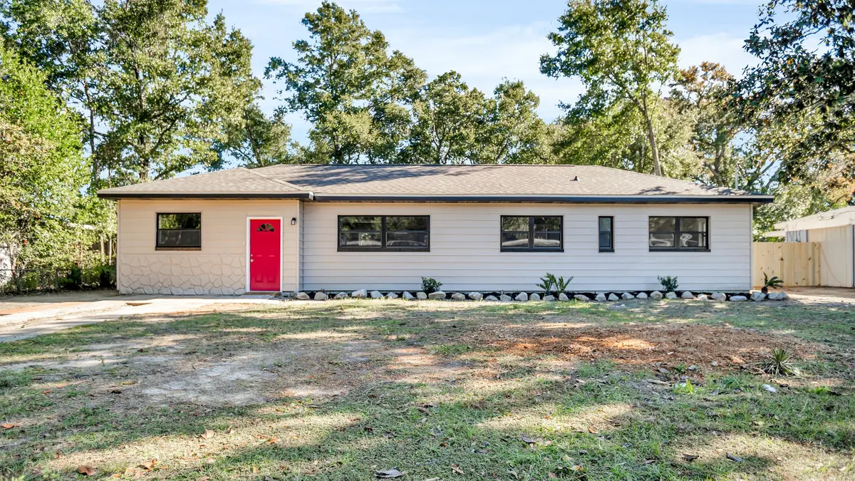 22 W Adkinson Dr, Pensacola, FL 32506