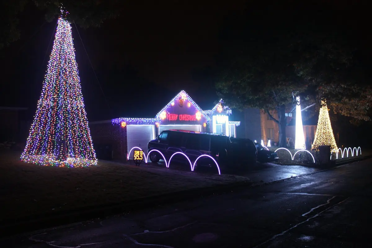 Lights on Grassland, Viewchristmaslights.com,