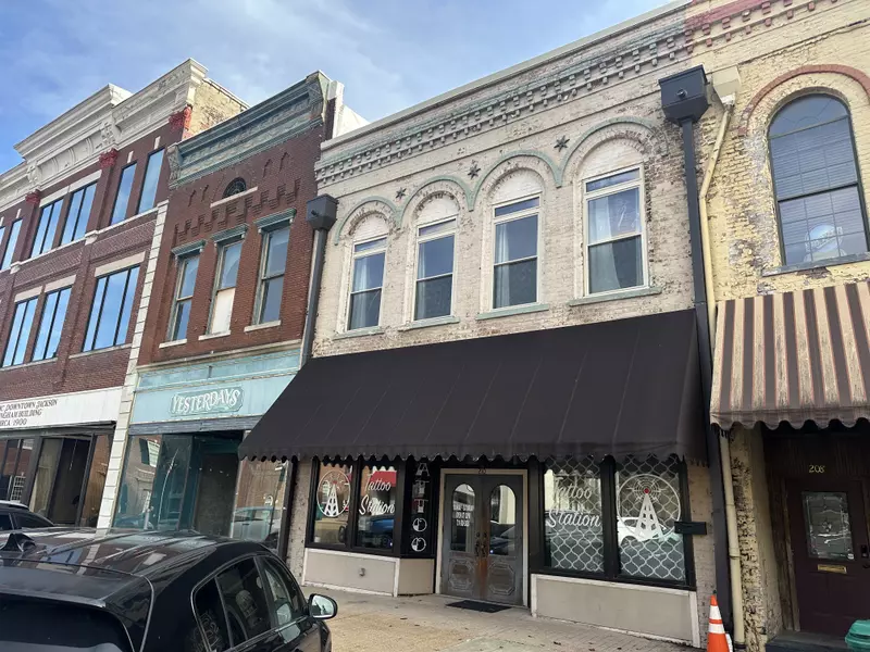 210 N Liberty St, Jackson, TN 38301-6222