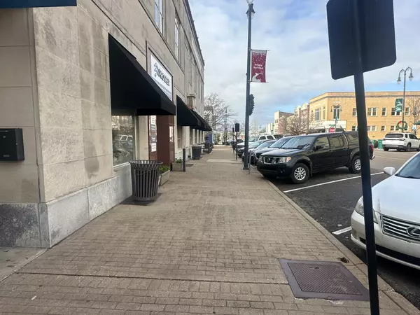 Jackson, TN 38301-6218,210 E Lafayette St