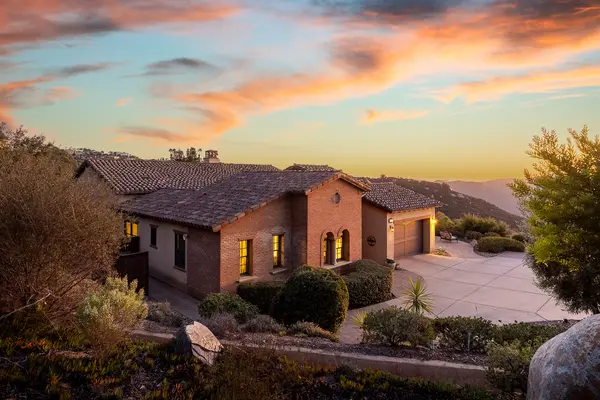 29472 Welk Highland Dr, Escondido, CA 92026-6119