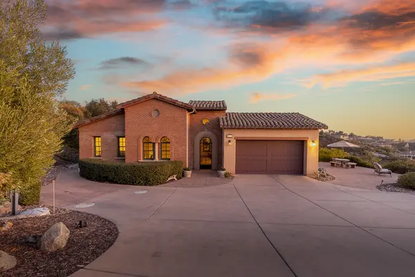 29472 Welk Highland Dr, Escondido, CA 92026-6119