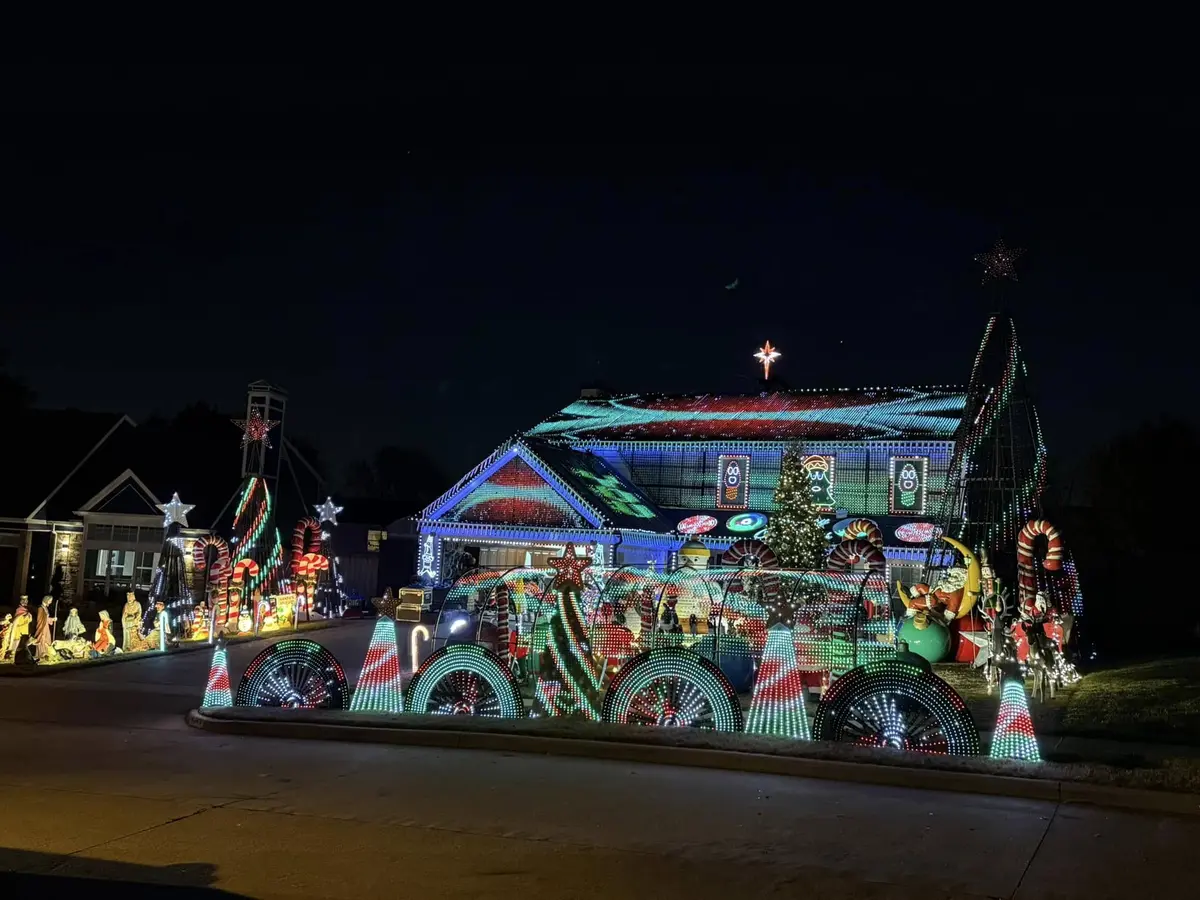 4113 Carnation Dr, Viewchristmaslights.com,