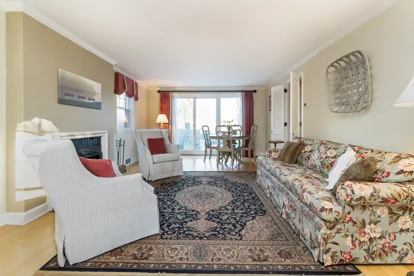 1230 E Rosemont Dr, Bethlehem, PA 18018-2150