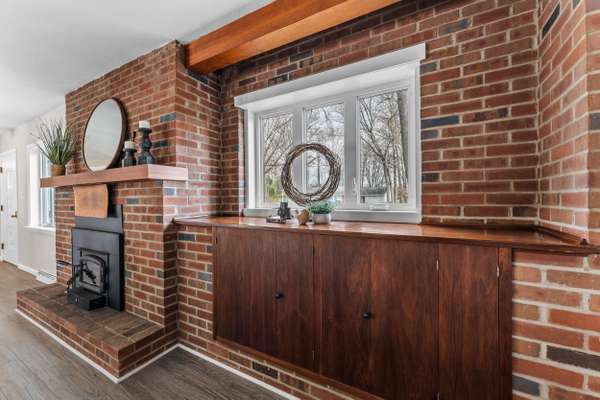 385 Vogan Dr, Mercer, PA 16137-9105