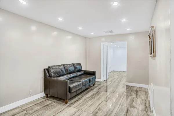 11 Juliana Pl, Brooklyn, NY 11249