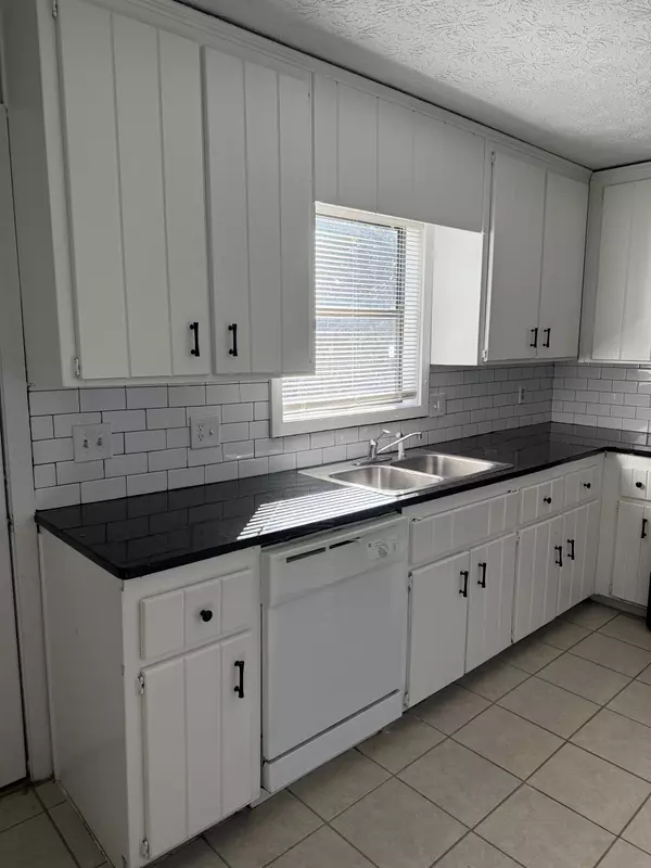 Kennesaw, GA 30144-1463,198 Castleair Dr NE