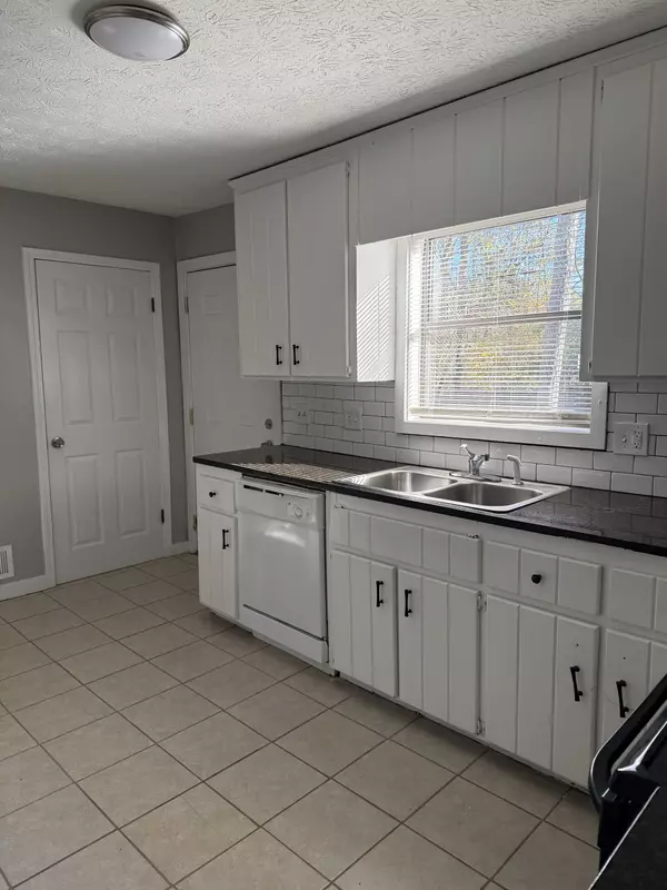 Kennesaw, GA 30144-1463,198 Castleair Dr NE