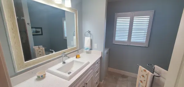 100 Osprey Point Dr, Osprey, FL 34229-9247