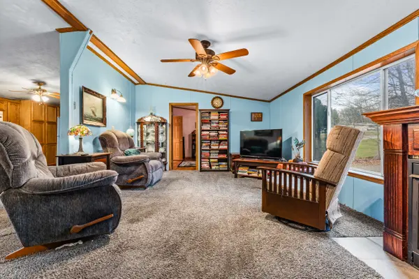 61 Pullam Dr, West Middlesex, PA 16159-2107
