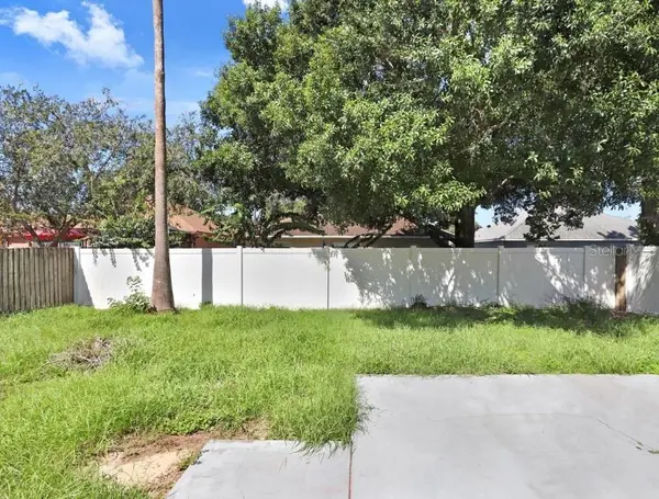 930 Grand Canyon Dr, Valrico, FL 33594-4350