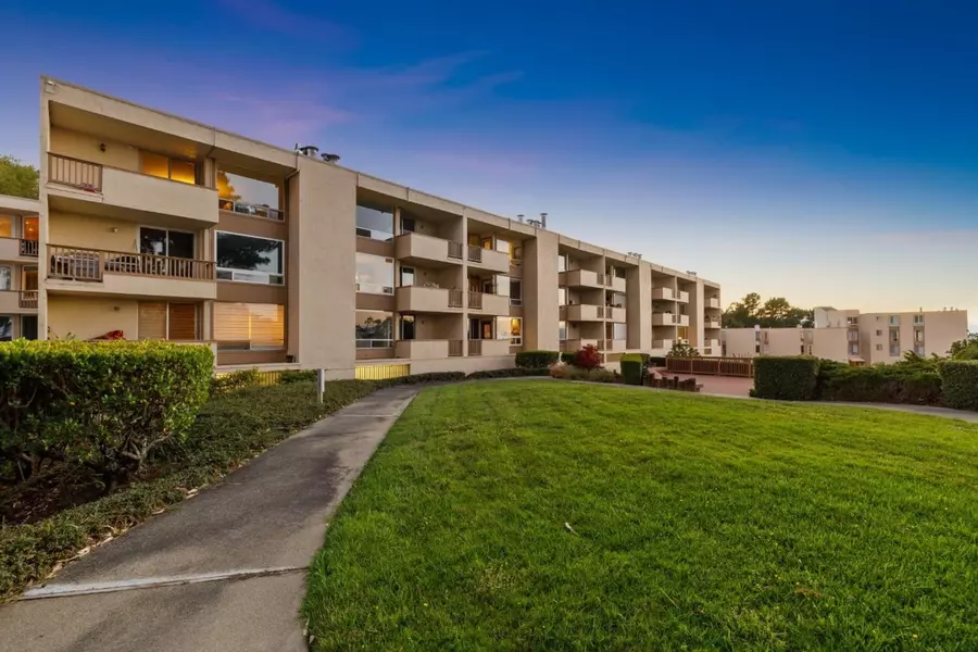 340 Vallejo Dr #80, Millbrae, CA 94030-2808
