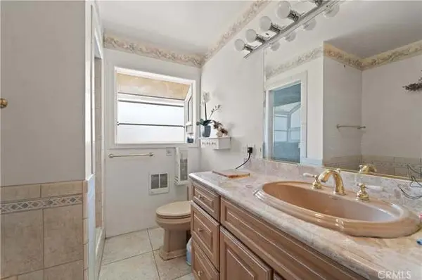 1850 N Shaffer St, Orange, CA 92865-4415