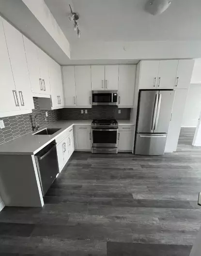 Burlington, ON L7R 0G7,2007 James St #1104