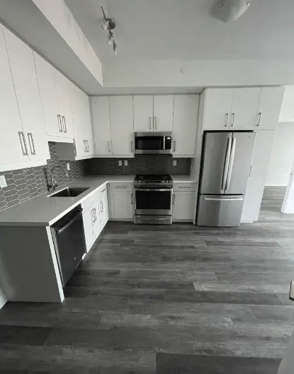 2007 James St #1104, Burlington, ON L7R 0G7