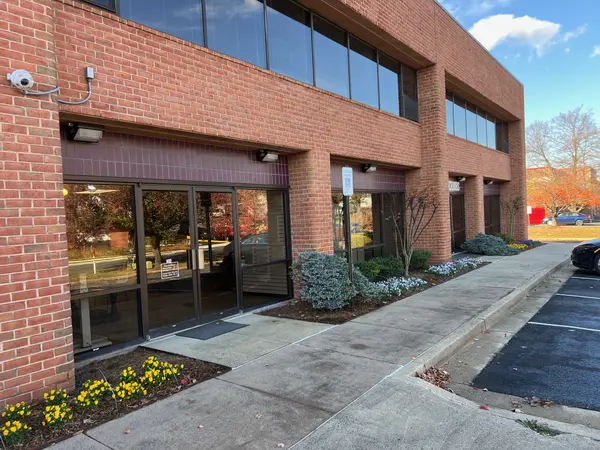 204 Mill St NE #G, Vienna, VA 22180-4500