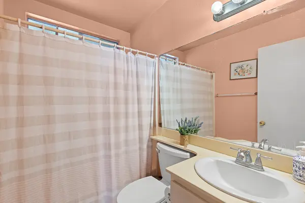 1744 Round Tree Dr, Oceanside, CA 92056-2938