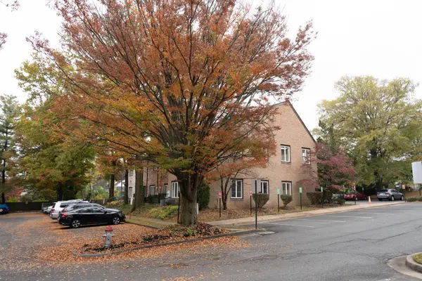 103 Park Washington Ct, Falls Church, VA 22046