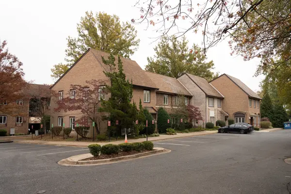 103 Park Washington Ct, Falls Church, VA 22046