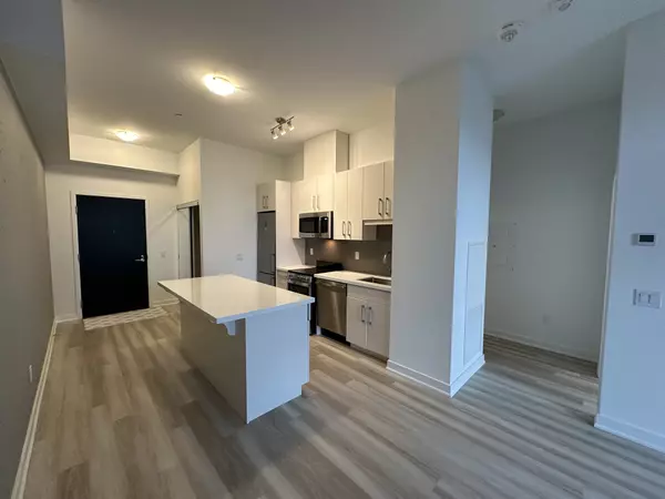 Burlington, ON L7R 0G7,2007 James St #410