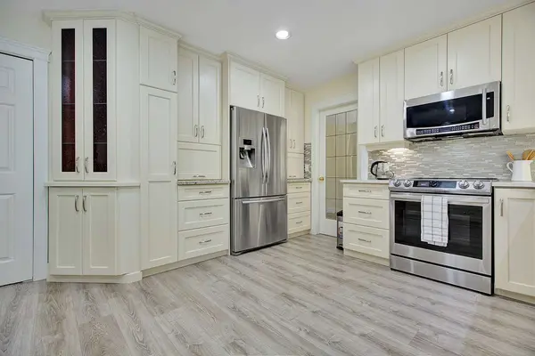 6069 154A St, Surrey, BC V3S 7H6