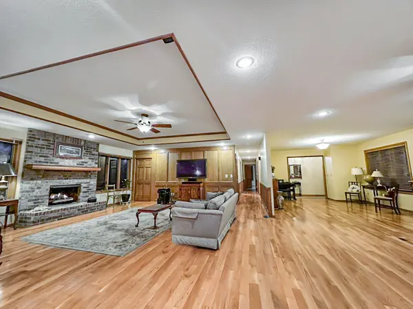 4195 N Farm Road 101, Springfield, MO 65803