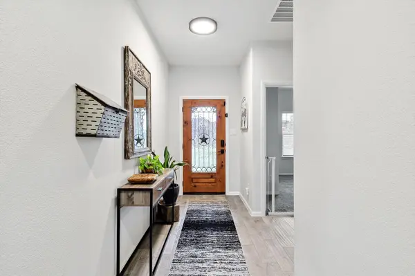 9301 Hill Topper Trl, Fort Worth, TX 76131