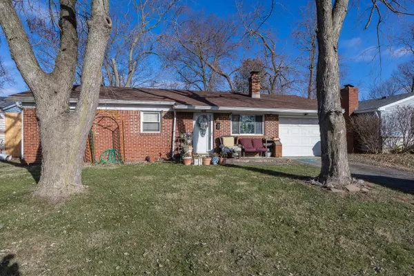 7838 Ridgewood Dr, Indianapolis, IN 46226-6329