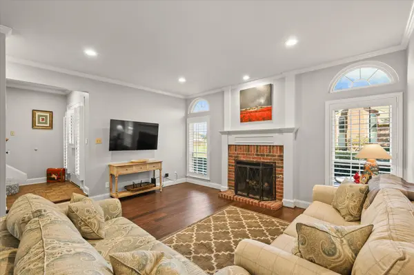 3349 Ashcroft Ln, Denton, TX 76207-7201