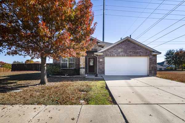 15646 Gatehouse Dr, Fort Worth, TX 76262-6378