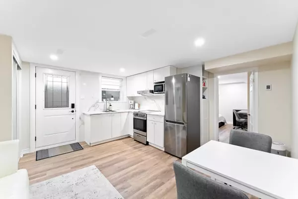 Ottawa, ON K2B 5Z9,375 Zephyr Ave