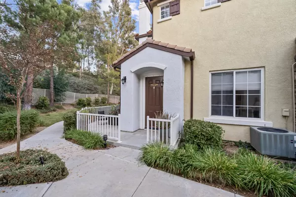 23449 Abbey Glen Place, Valencia, CA 91354