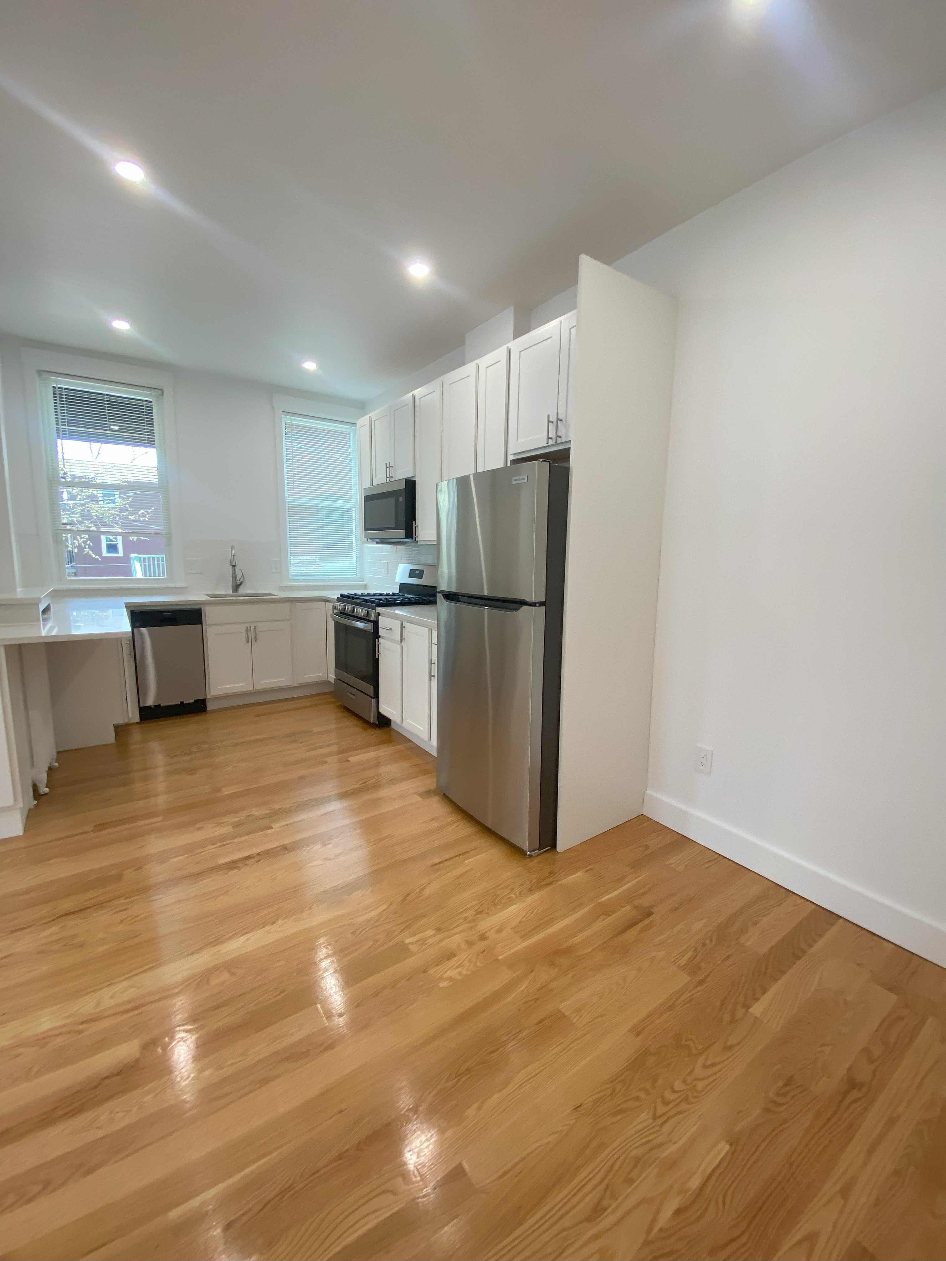 19 Seaverns Ave #2R, Jamaica Plain, MA 02130-2875