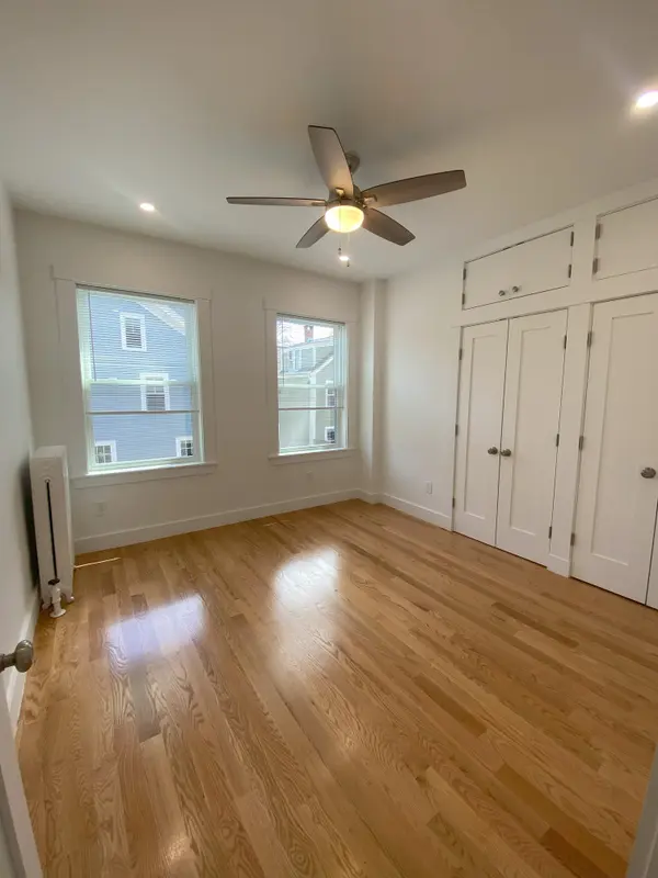 19 Seaverns Ave #2R, Jamaica Plain, MA 02130-2875