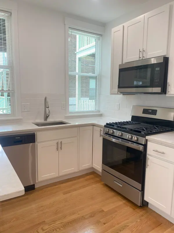 19 Seaverns Ave #2R, Jamaica Plain, MA 02130-2875