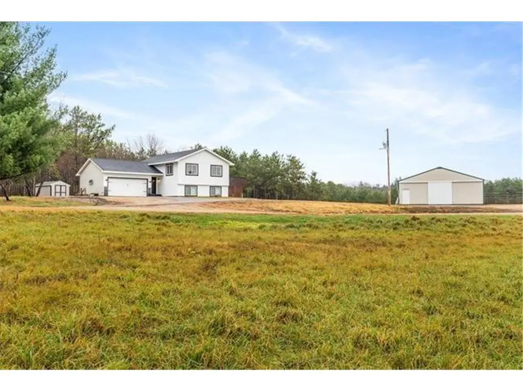 651 100th St, Warren, WI 54023-8325