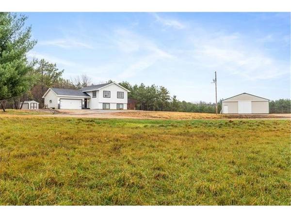 651 100th St, Warren, WI 54023-8325