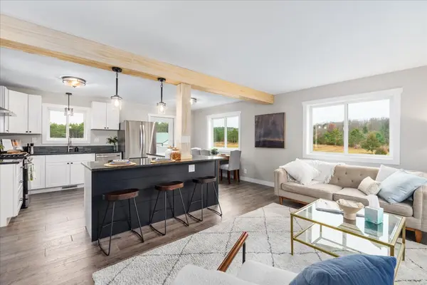 651 100th St, Warren, WI 54023-8325