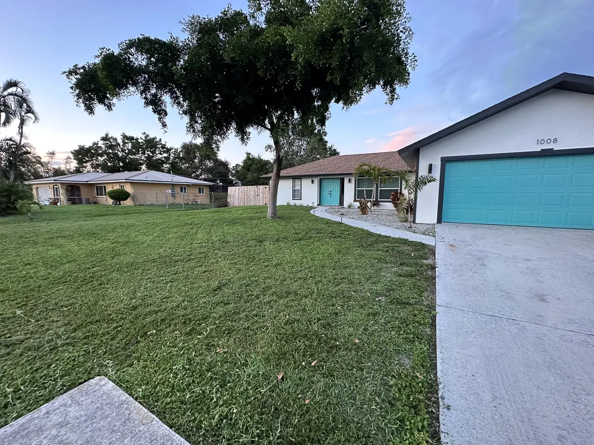 Renaissance Blvd, Venice, FL 34293