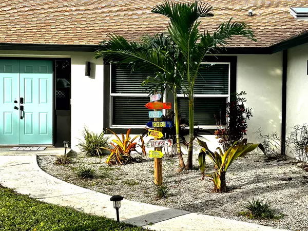 Renaissance Blvd, Venice, FL 34293