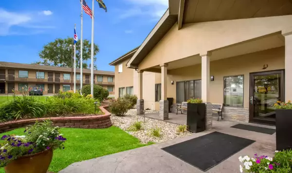 Lawrence, KS 66046,2309 Iowa St #99