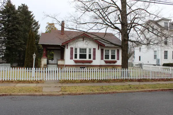3 Lincoln Pl, Freehold, NJ 07728