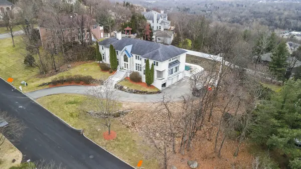 83 Chopin Dr, Wayne, NJ 07470
