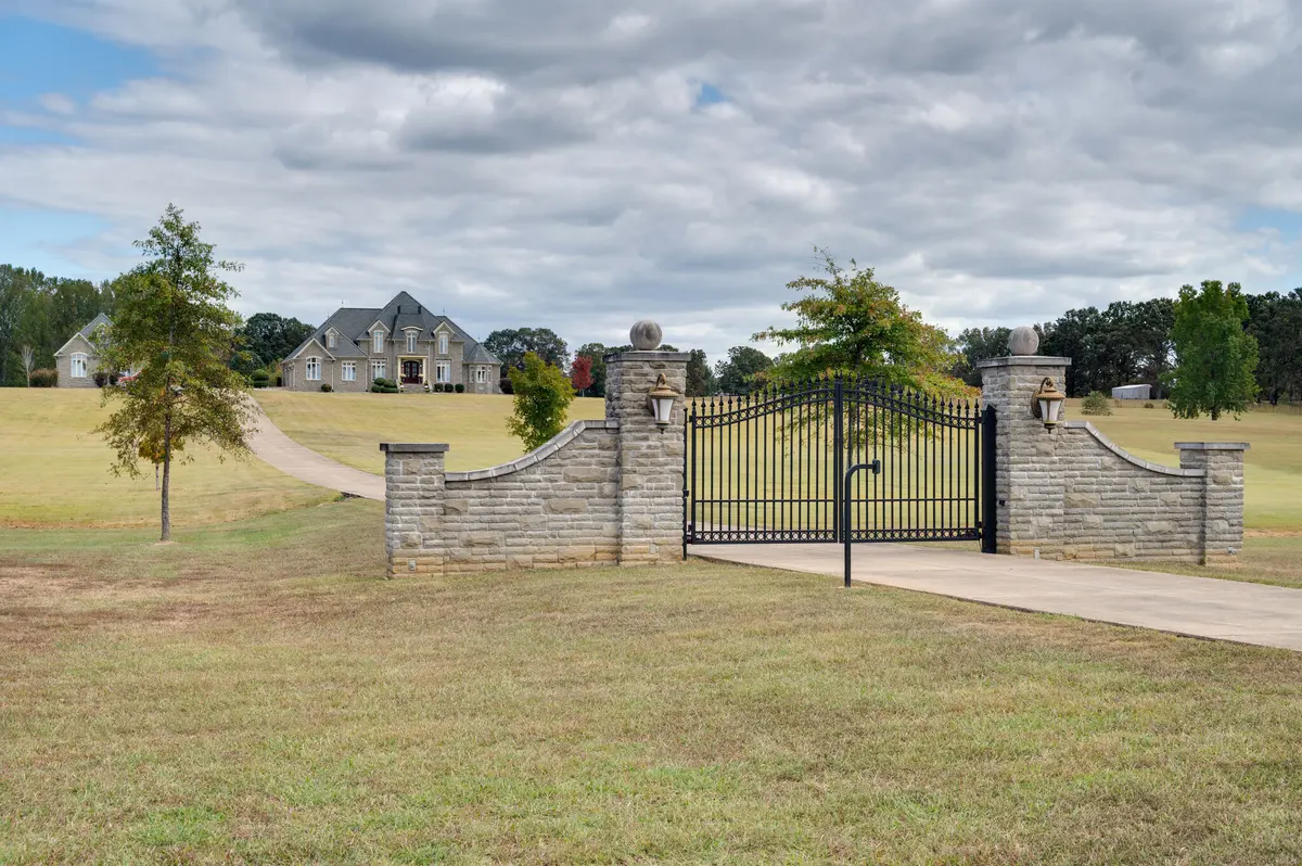 3575 Chisholm Rd, Iron City, TN 38463