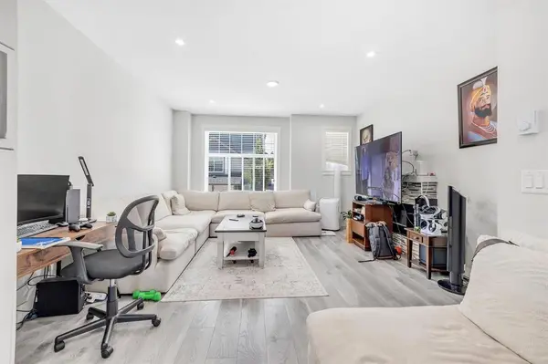 15170 60 Ave #111, Surrey, BC V3S 0A3