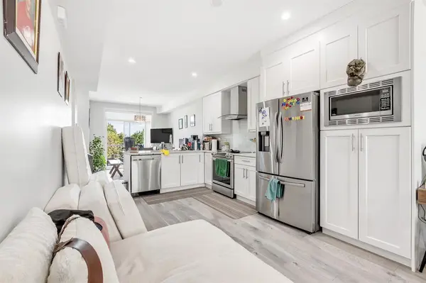 15170 60 Ave #111, Surrey, BC V3S 0A3