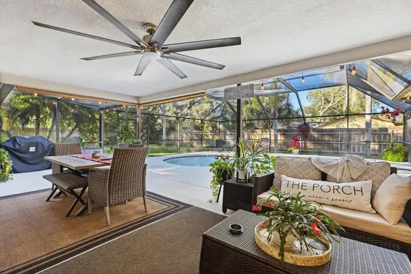 271 Peake St NE, Palm Bay, FL 32907