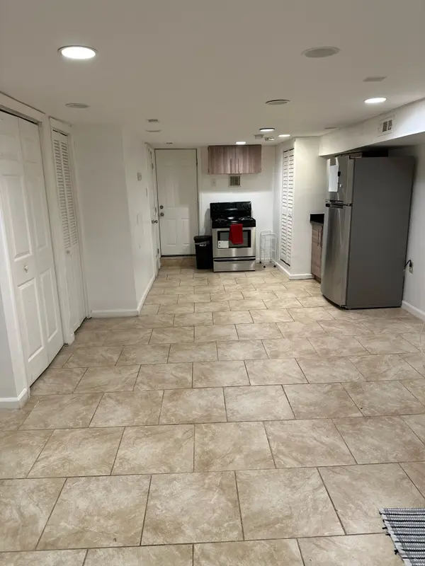 523 24th St NE #B, Washington, DC 20002